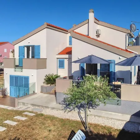 Beachfront House Victoria - Crowonder Luxury Rent Prázdninový dům *