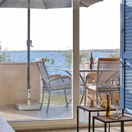 Beachfront House Victoria - Crowonder Luxury Rent Prázdninový dům Zaton (Zadar)