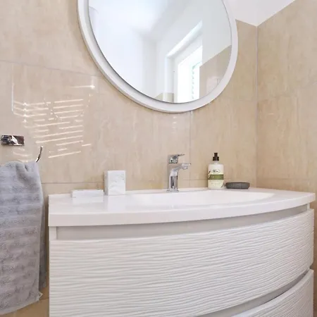 Beachfront House Victoria - Crowonder Luxury Rent * Zaton (Zadar)