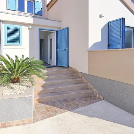 Prázdninový dům Beachfront House Victoria - Crowonder Luxury Rent