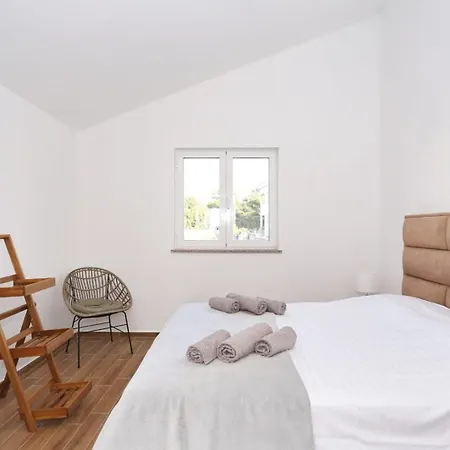 Beachfront House Victoria - Crowonder Luxury Rent Prázdninový dům Zaton (Zadar)