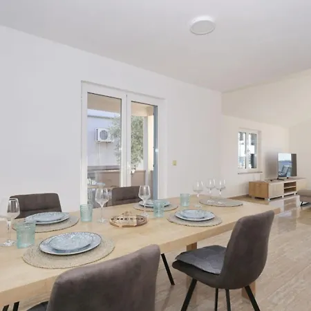 Beachfront House Victoria - Crowonder Luxury Rent * Zaton (Zadar)