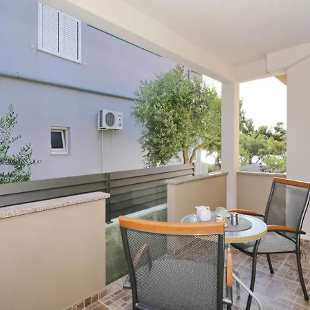 Beachfront House Victoria - Crowonder Luxury Rent *