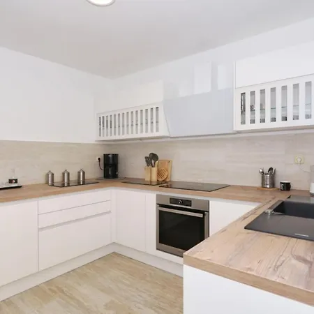 Beachfront House Victoria - Crowonder Luxury Rent Prázdninový dům Zaton (Zadar)