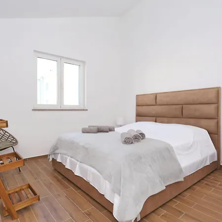 Beachfront House Victoria - Crowonder Luxury Rent Zaton (Zadar)
