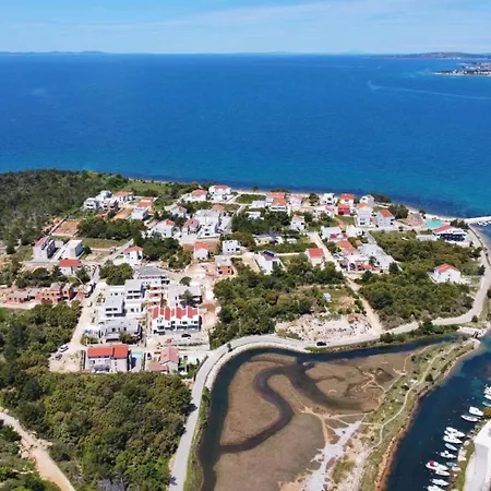 Beachfront House Victoria - Crowonder Luxury Rent * Zaton (Zadar)