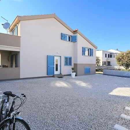 Beachfront House Victoria - Crowonder Luxury Rent Prázdninový dům Zaton (Zadar)