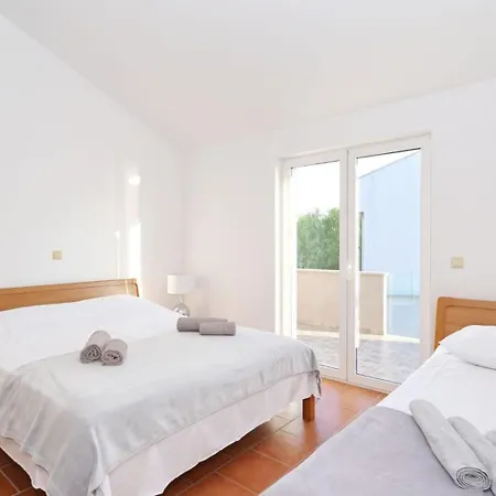 Beachfront House Victoria - Crowonder Luxury Rent Prázdninový dům *