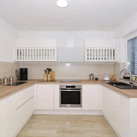 Beachfront House Victoria - Crowonder Luxury Rent * Zaton (Zadar)