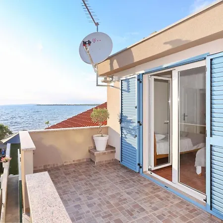 Beachfront House Victoria - Crowonder Luxury Rent Prázdninový dům Zaton (Zadar)